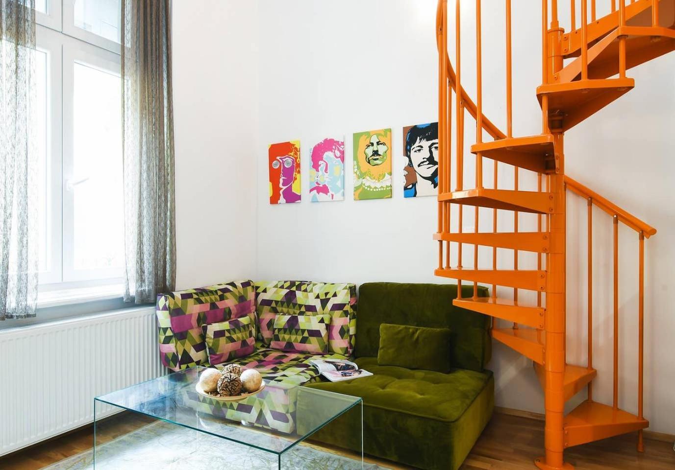 Central & Colorful Studio With Air Conditioning Budapeste Exterior foto